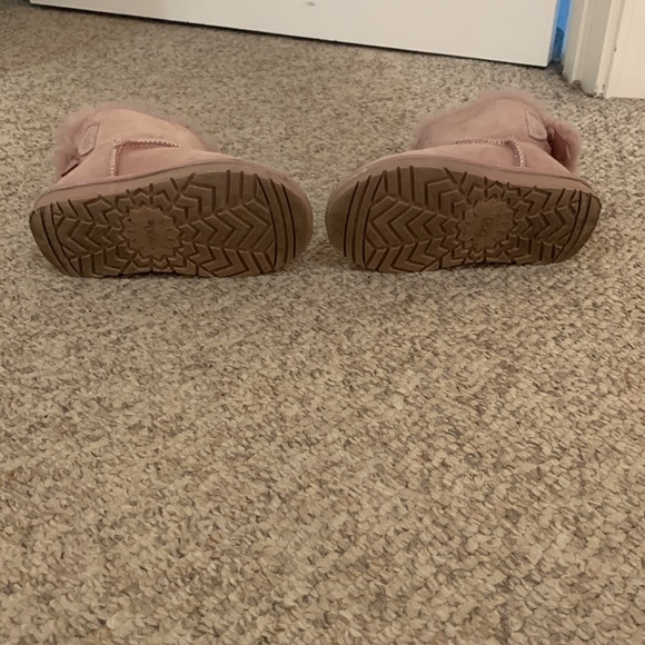 COPY - Ugg Ozwear Dusty Pink kids bailey bow sheepskin boots sz 9-10 - Picture 8 of 8